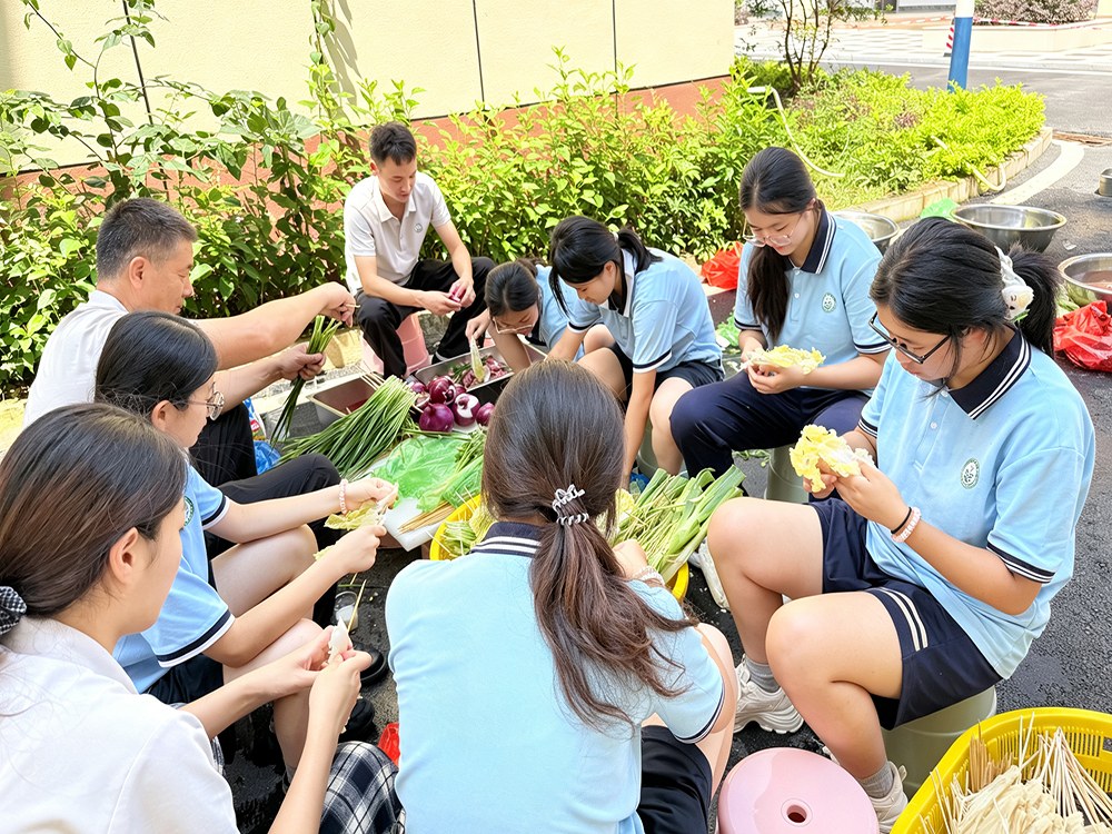 张家界附近孩子叛逆不听话学校联系电话怎么选